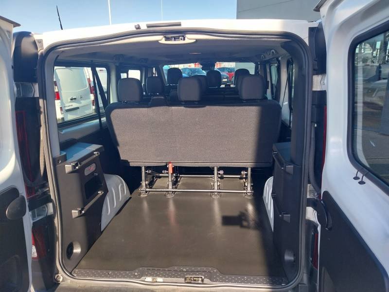 Nissan NV300 - Photo 9