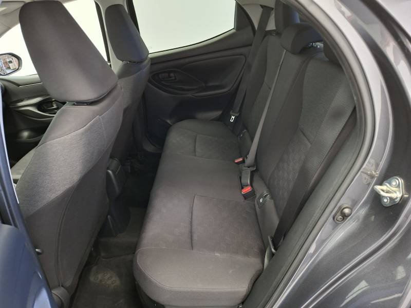 Toyota Yaris - Photo 11