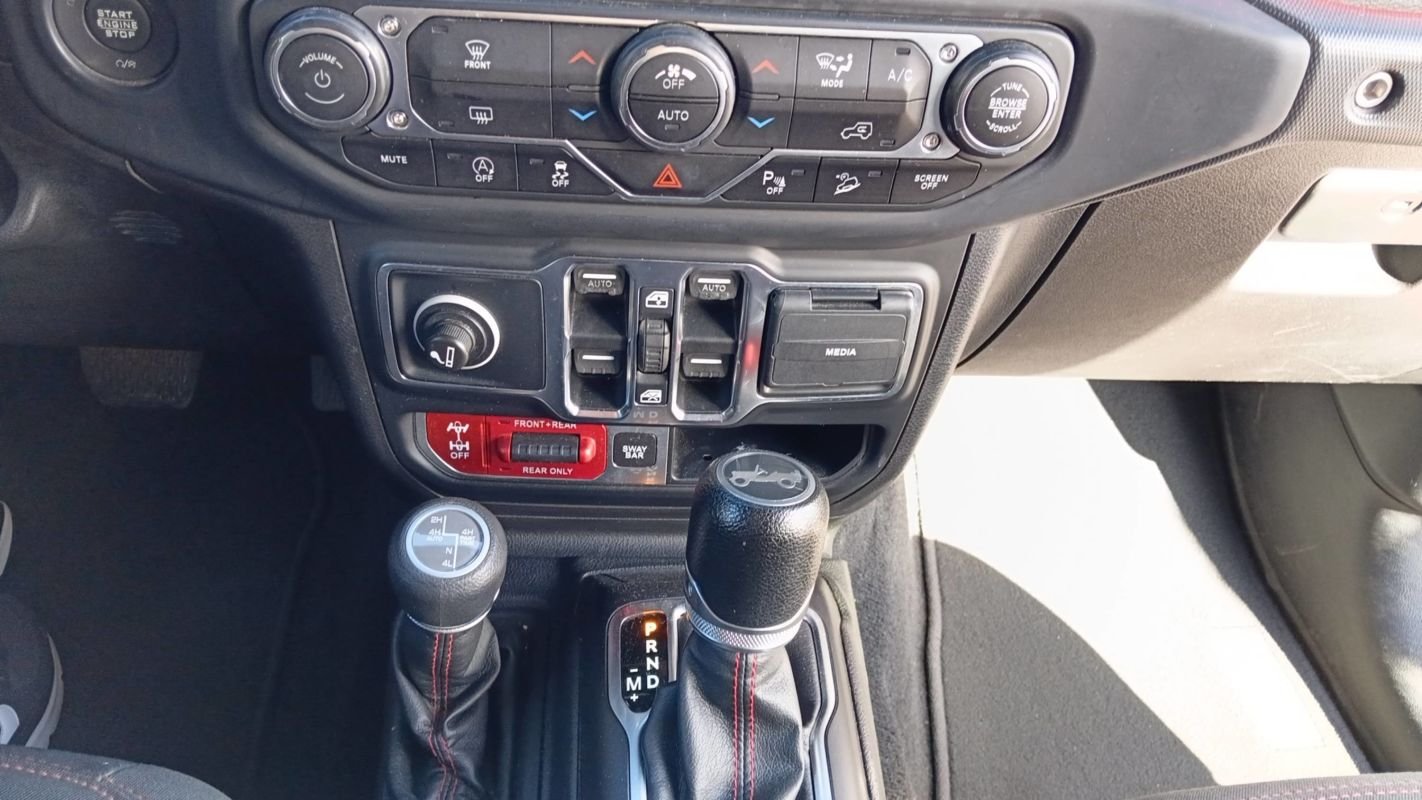 Jeep Wrangler - Photo 13