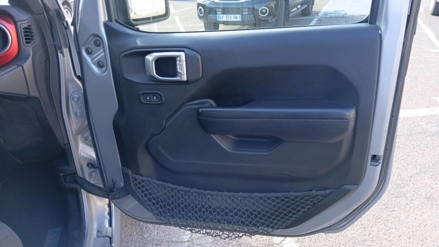 Jeep Wrangler - Photo 22