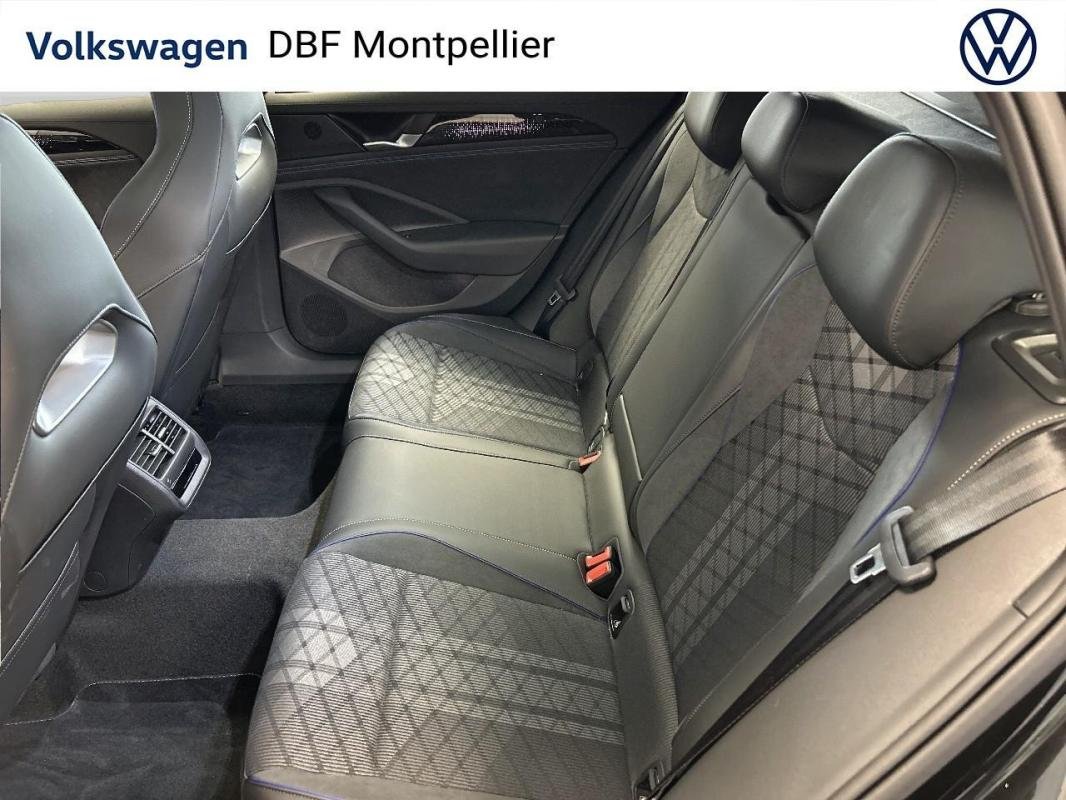 Volkswagen Passat - Photo 12