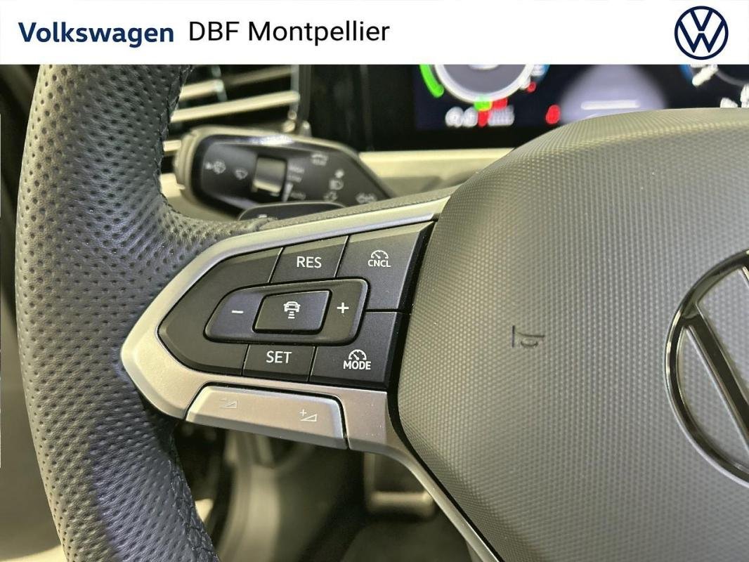 Volkswagen Passat - Photo 23