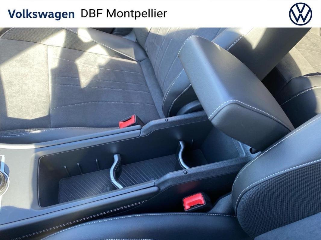 Volkswagen T-Roc - Photo 23
