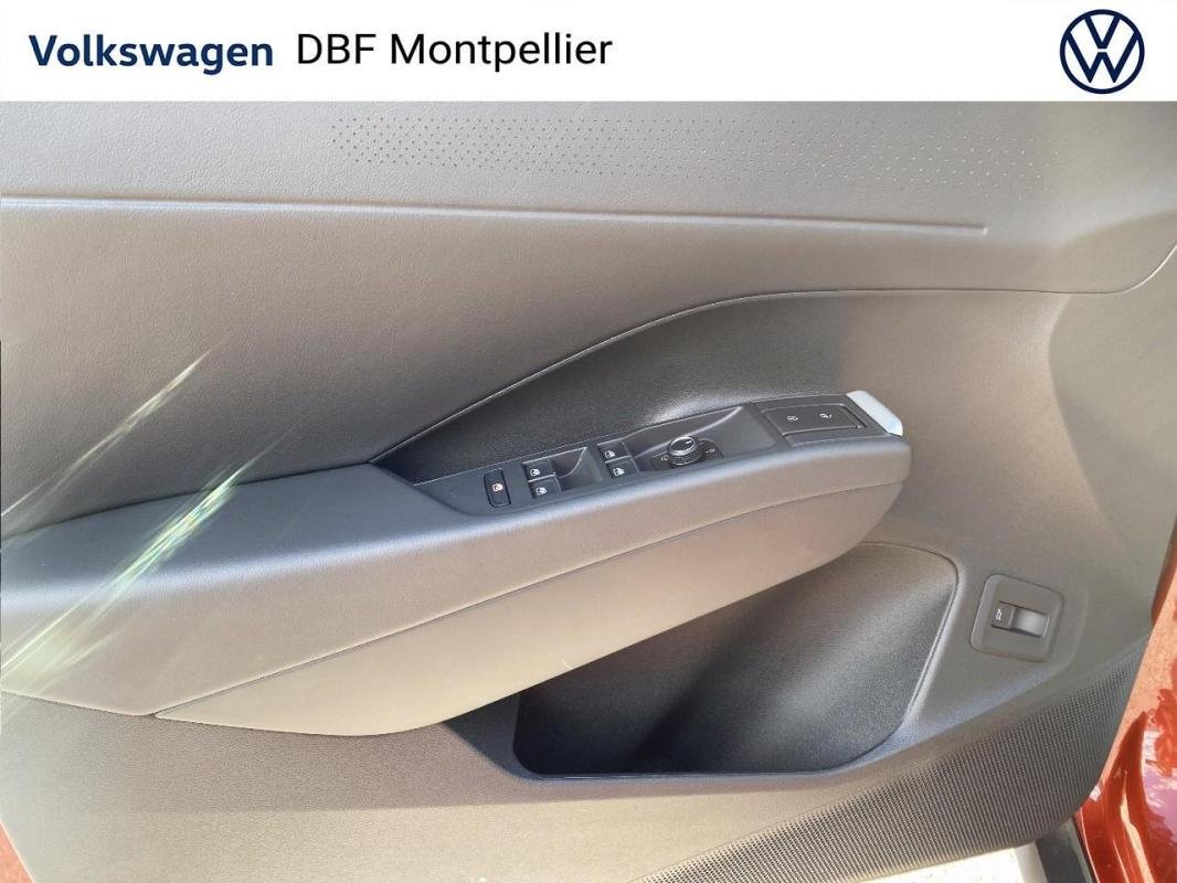 Volkswagen T-Roc - Photo 25