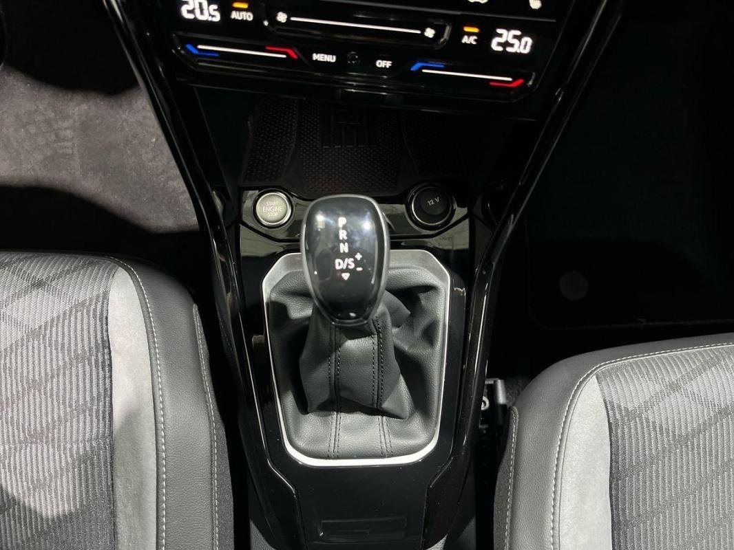 Volkswagen T-Roc - Photo 11