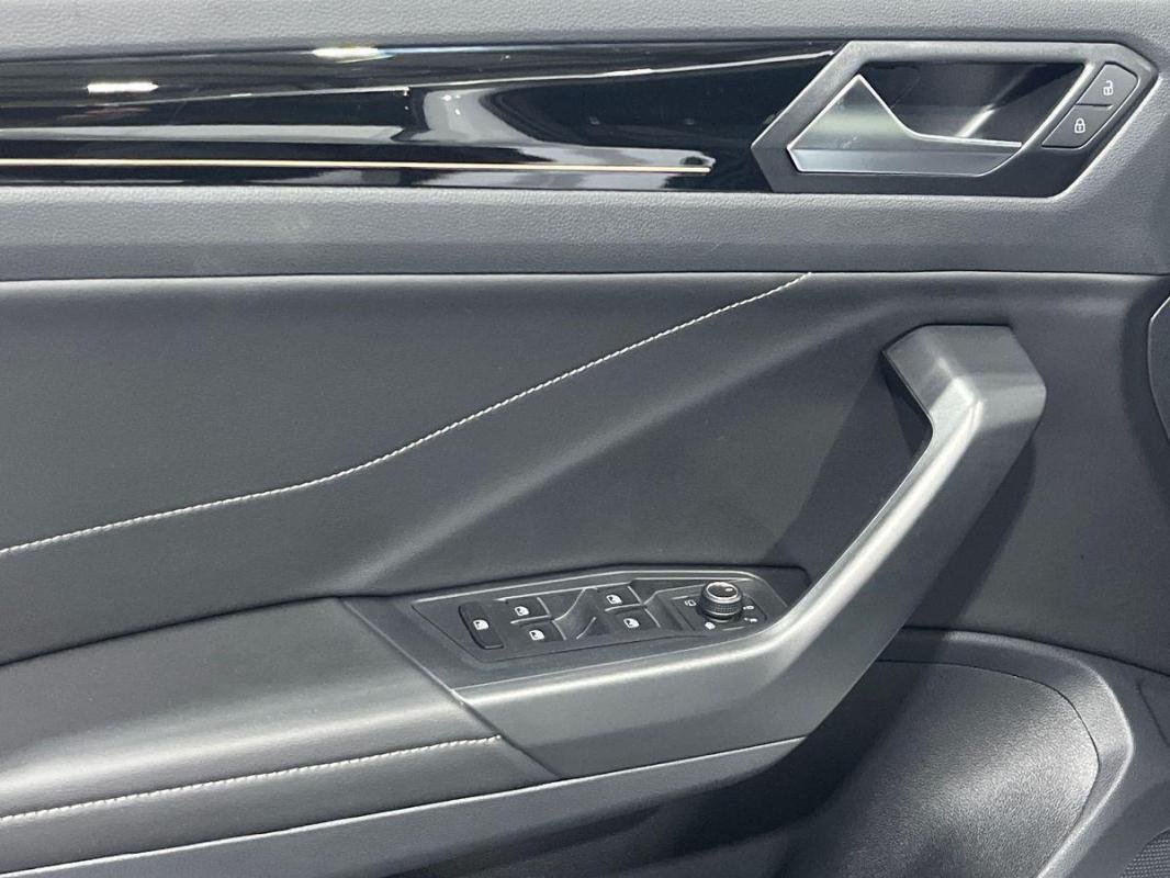 Volkswagen T-Roc - Photo 15