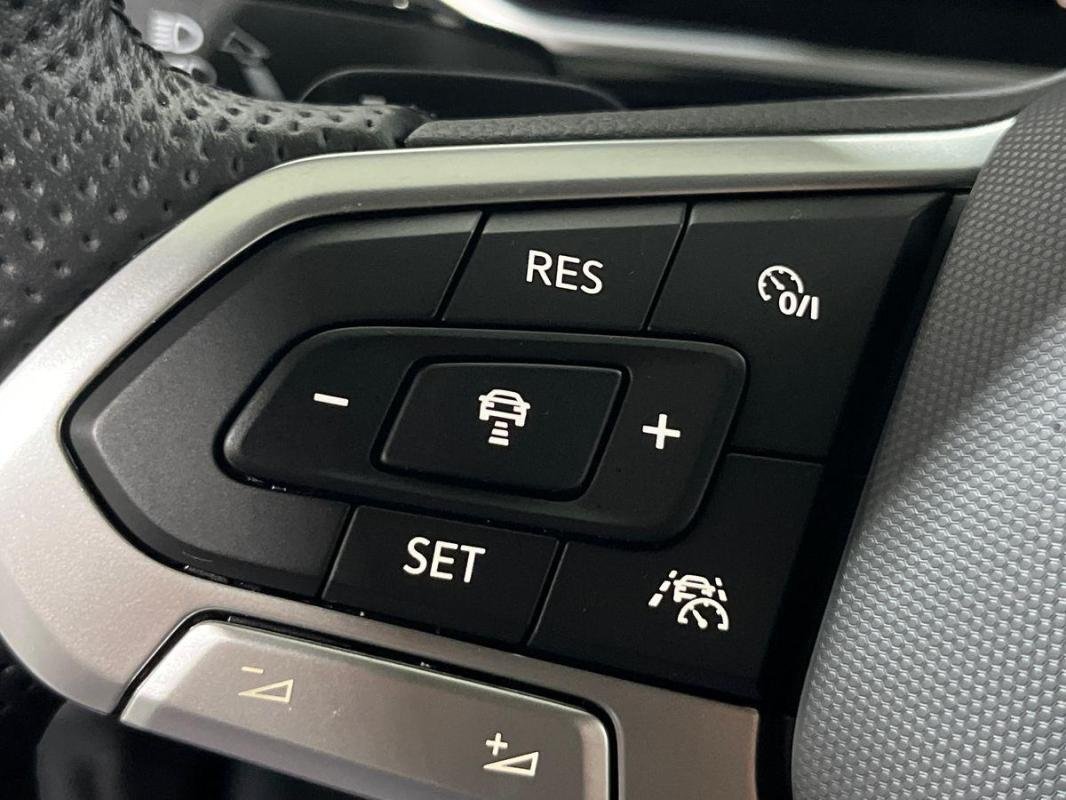 Volkswagen T-Roc - Photo 21