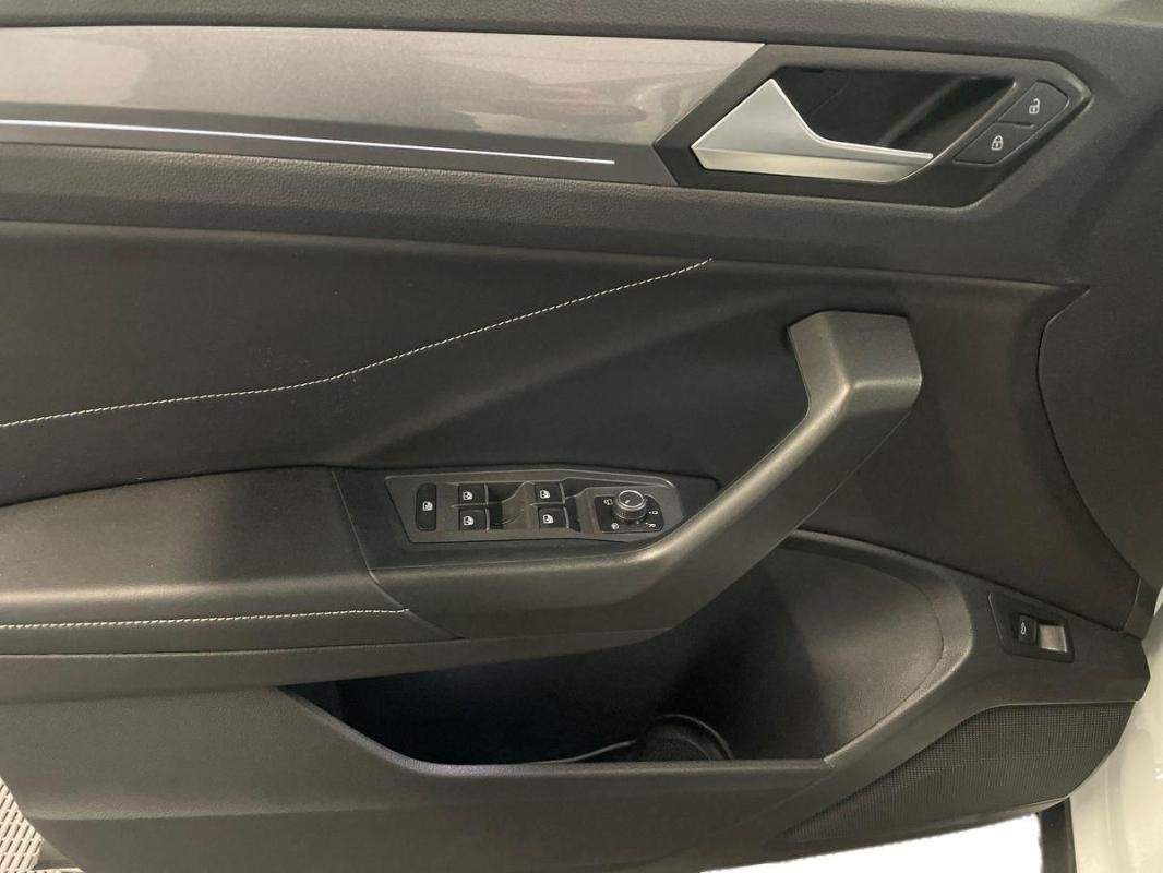 Volkswagen T-Roc - Photo 15