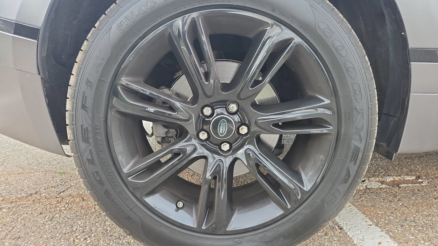 Land Rover Range Rover Velar - Photo 16