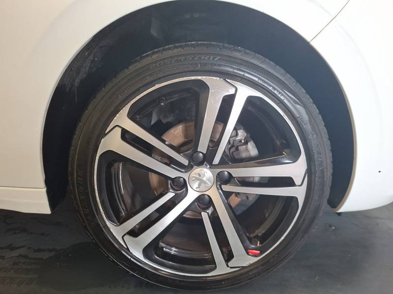 Peugeot 208 - Photo 12