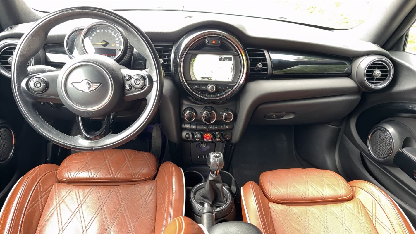 Mini Cabrio - Photo 11