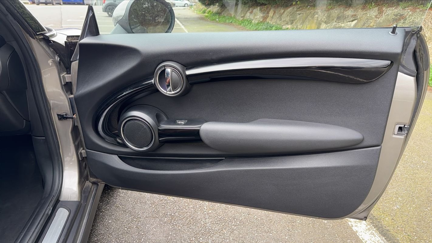Mini Cabrio - Photo 24