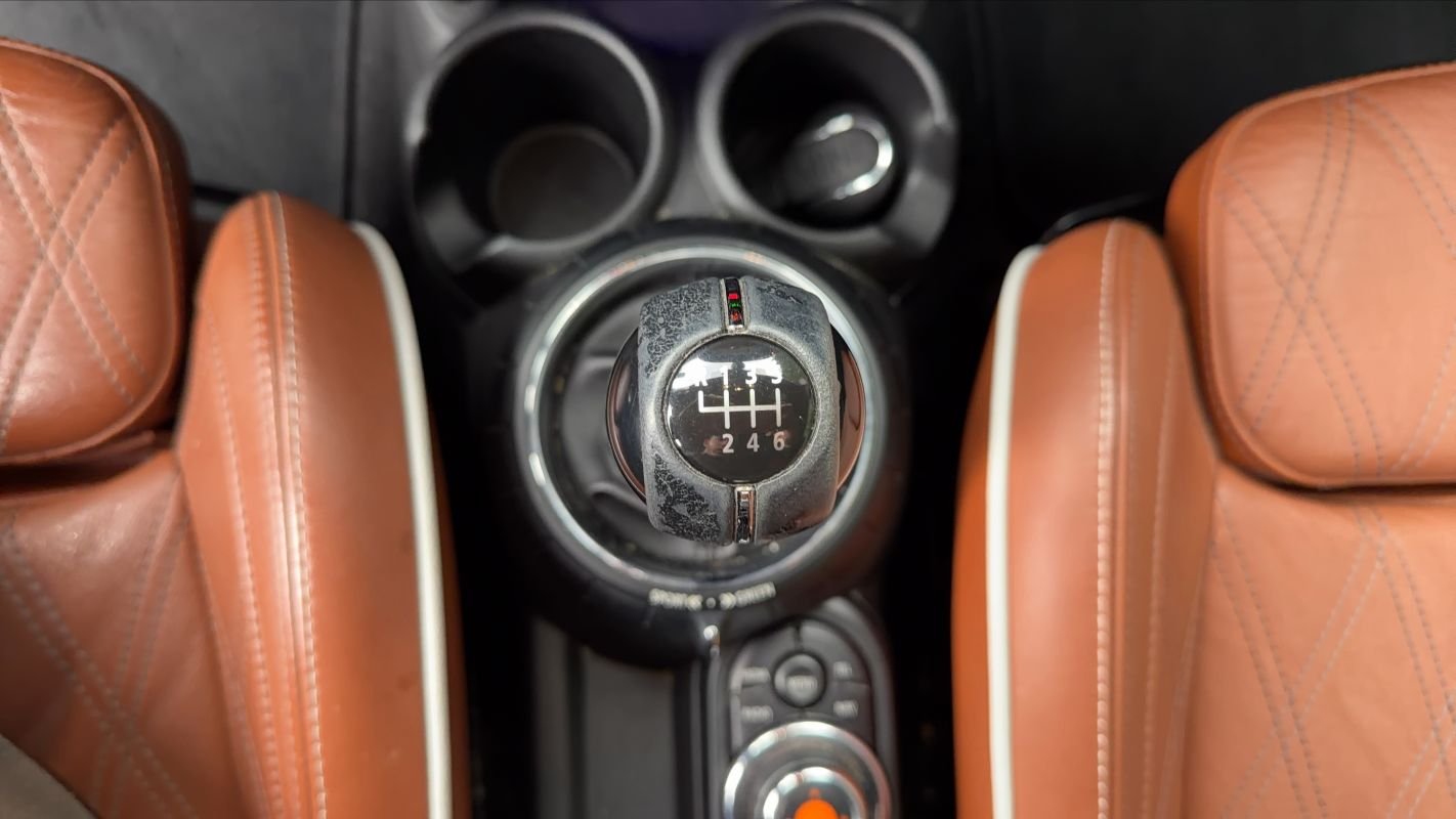 Mini Cabrio - Photo 25