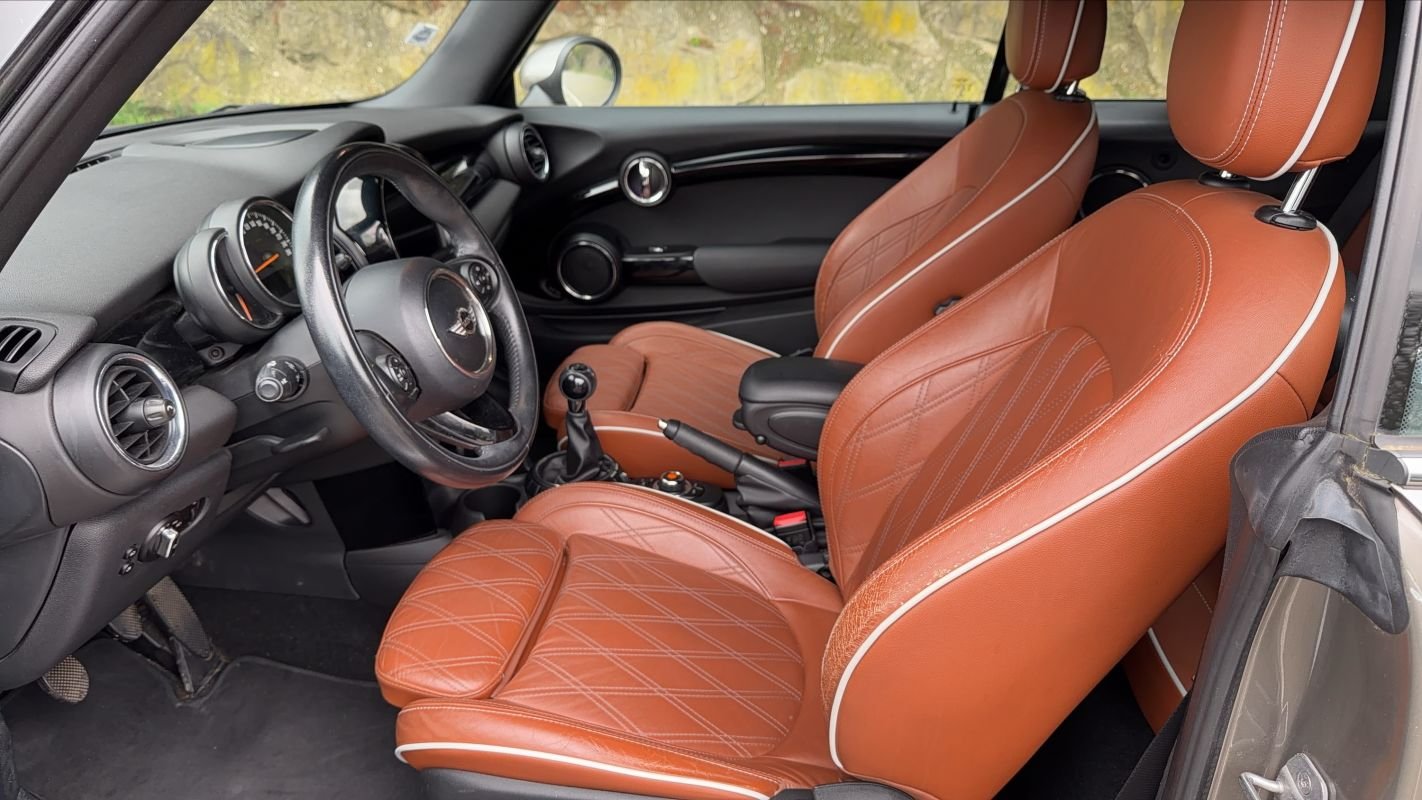 Mini Cabrio - Photo 26