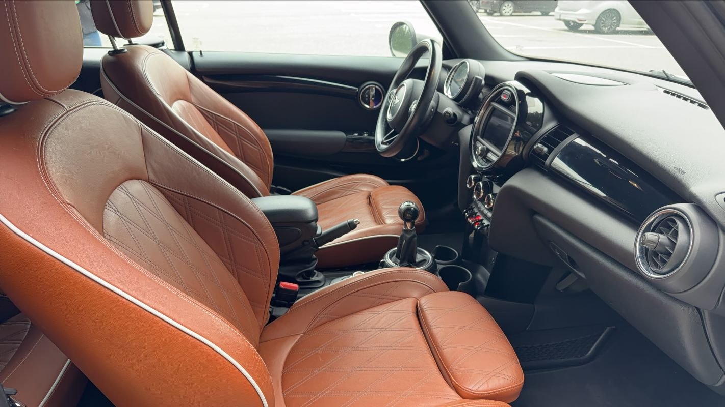 Mini Cabrio - Photo 27