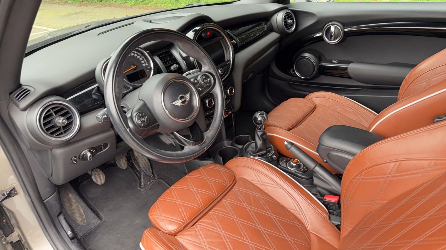 Mini Cabrio - Photo 8