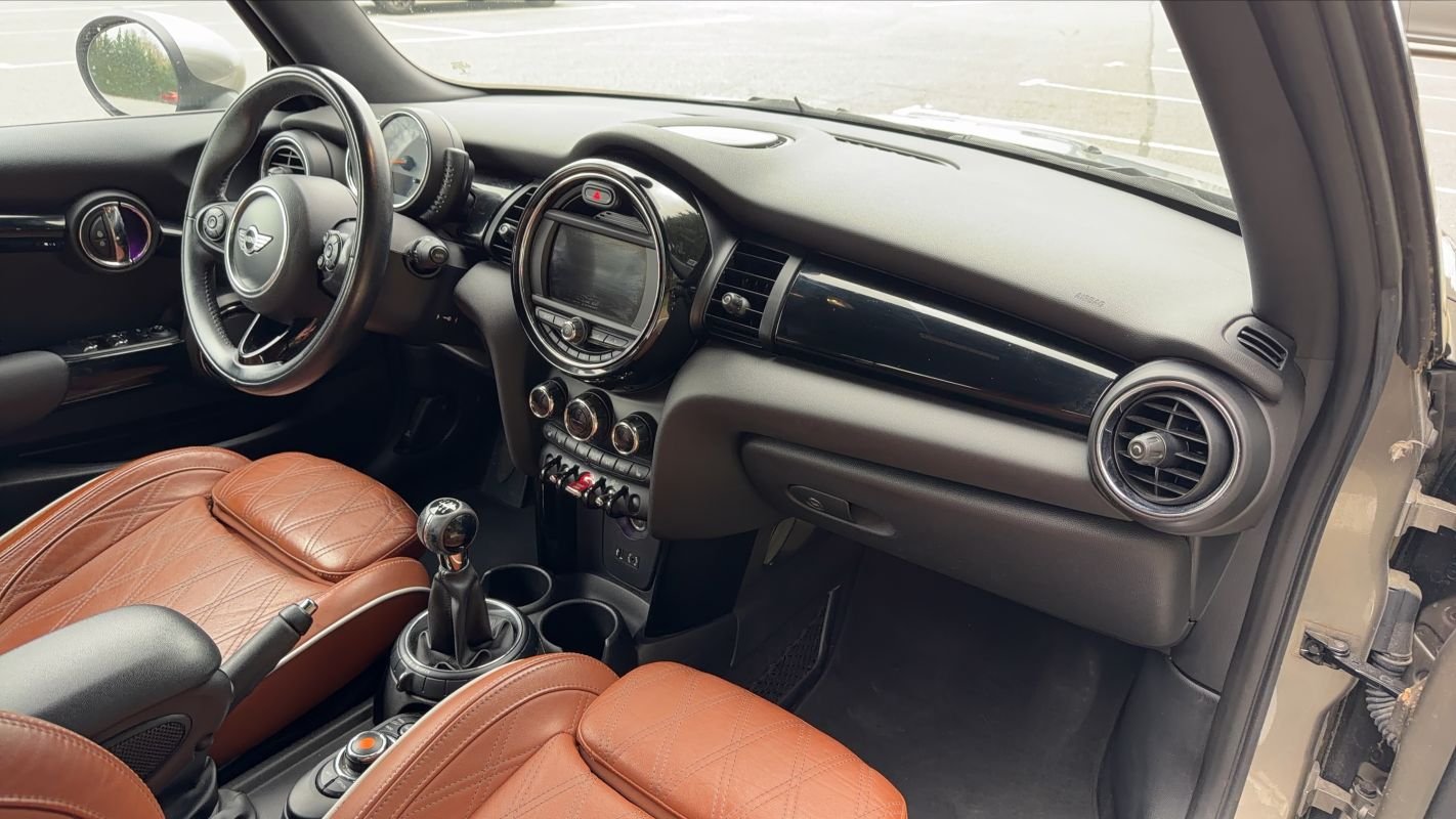 Mini Cabrio - Photo 10