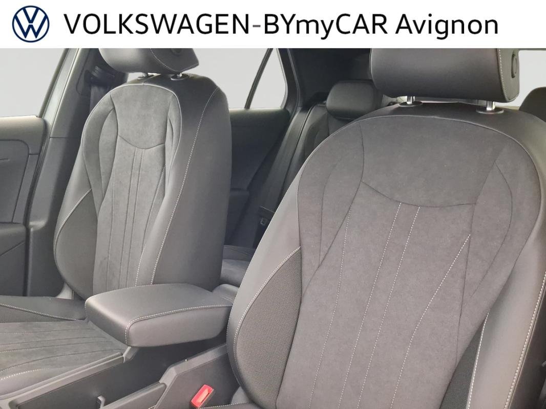 Volkswagen T-Roc - Photo 22