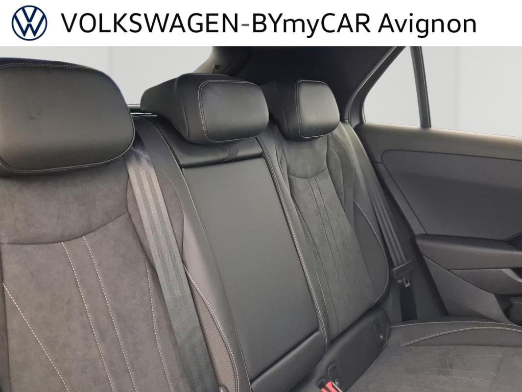 Volkswagen T-Roc - Photo 25