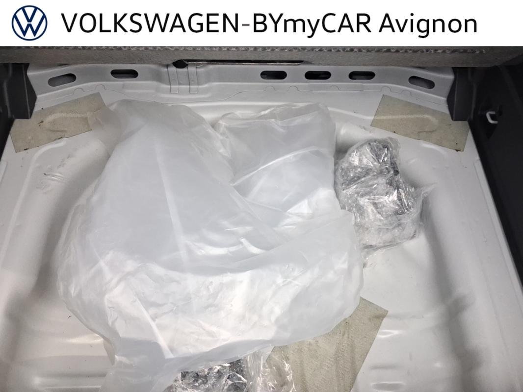 Volkswagen T-Roc - Photo 21