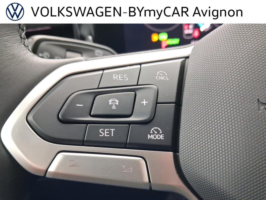 Volkswagen T-Roc - Photo 25