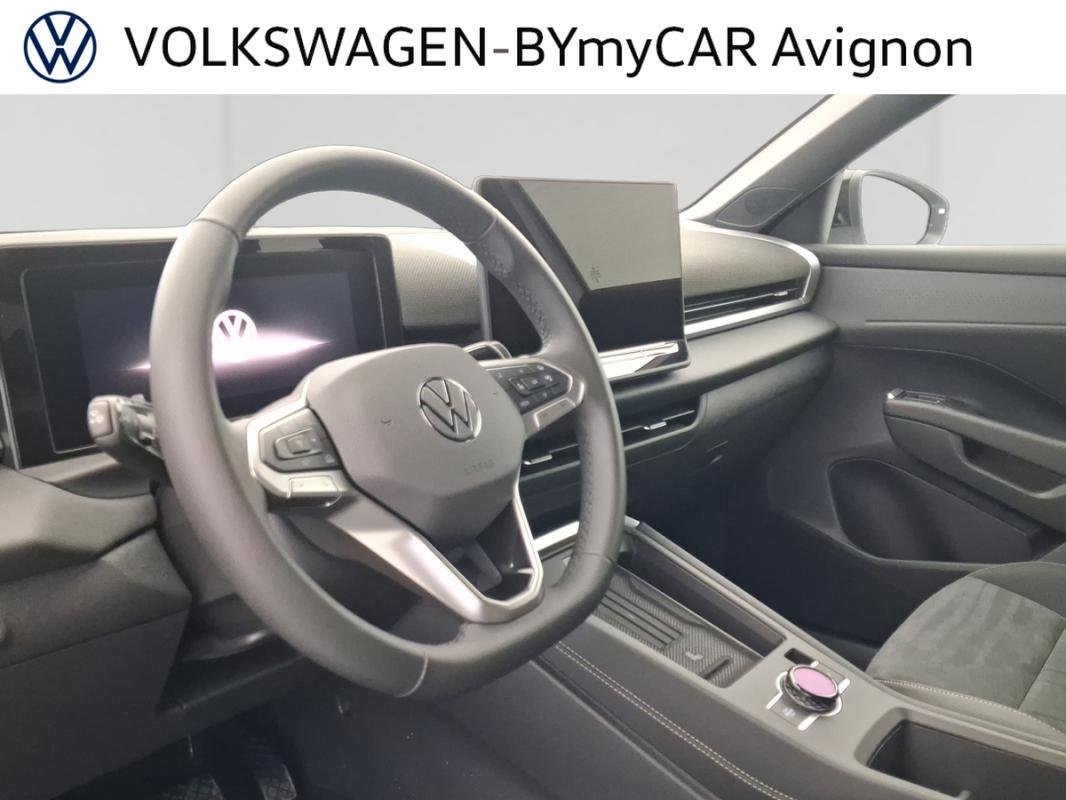 Volkswagen T-Roc - Photo 32