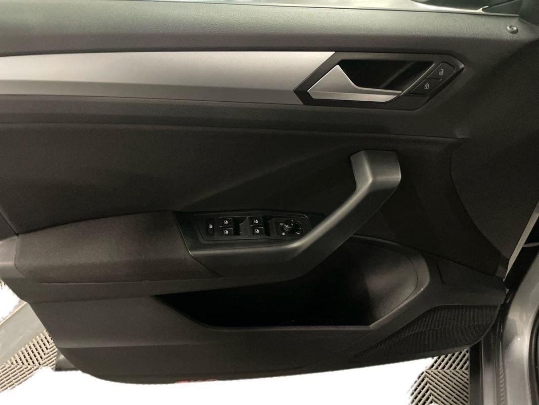 Volkswagen T-Roc - Photo 15