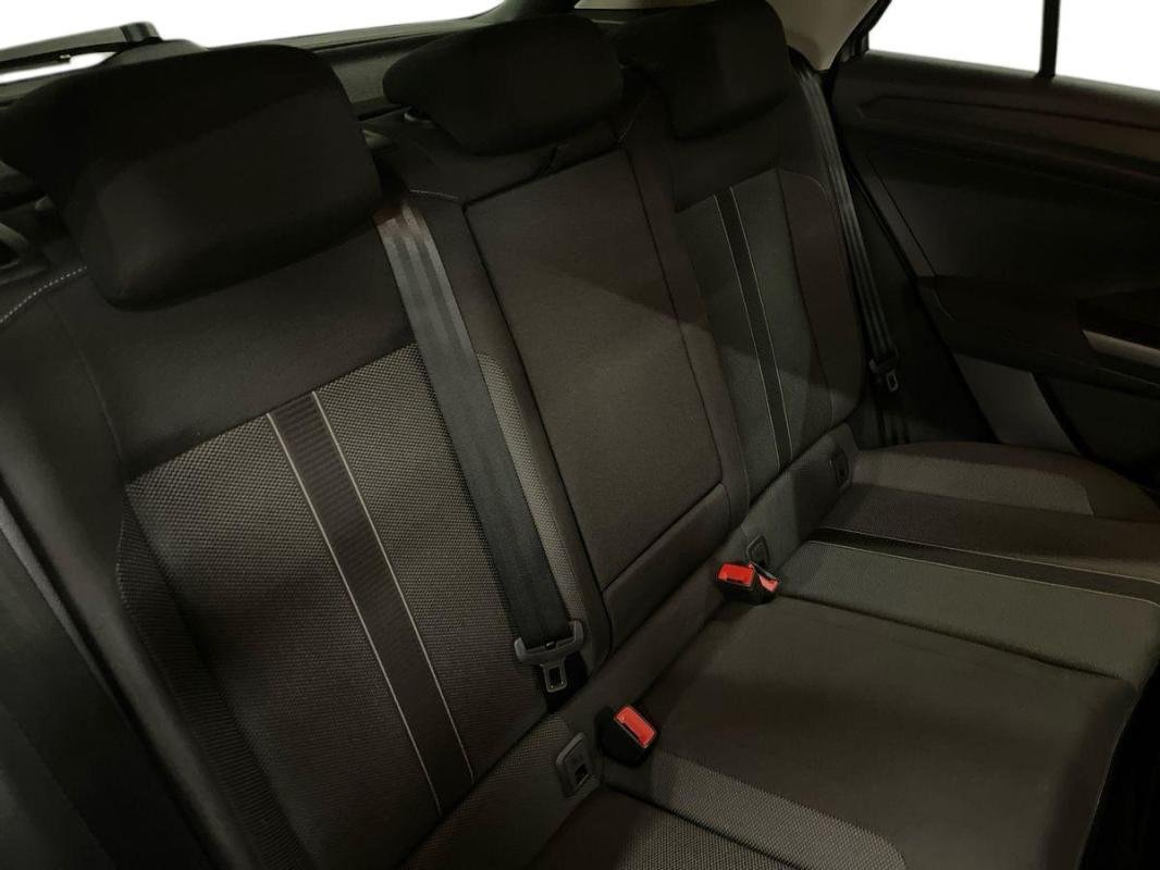 Volkswagen T-Roc - Photo 23