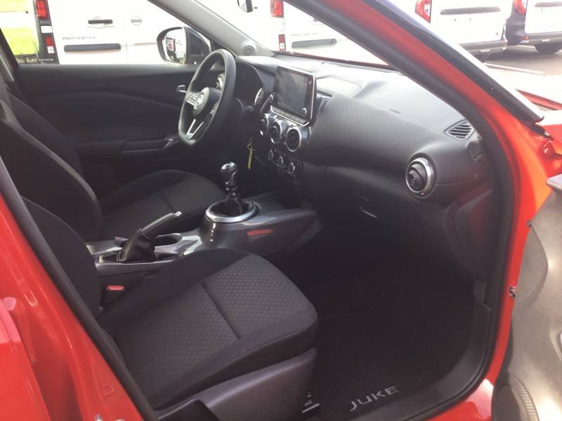 Nissan Juke - Photo 23
