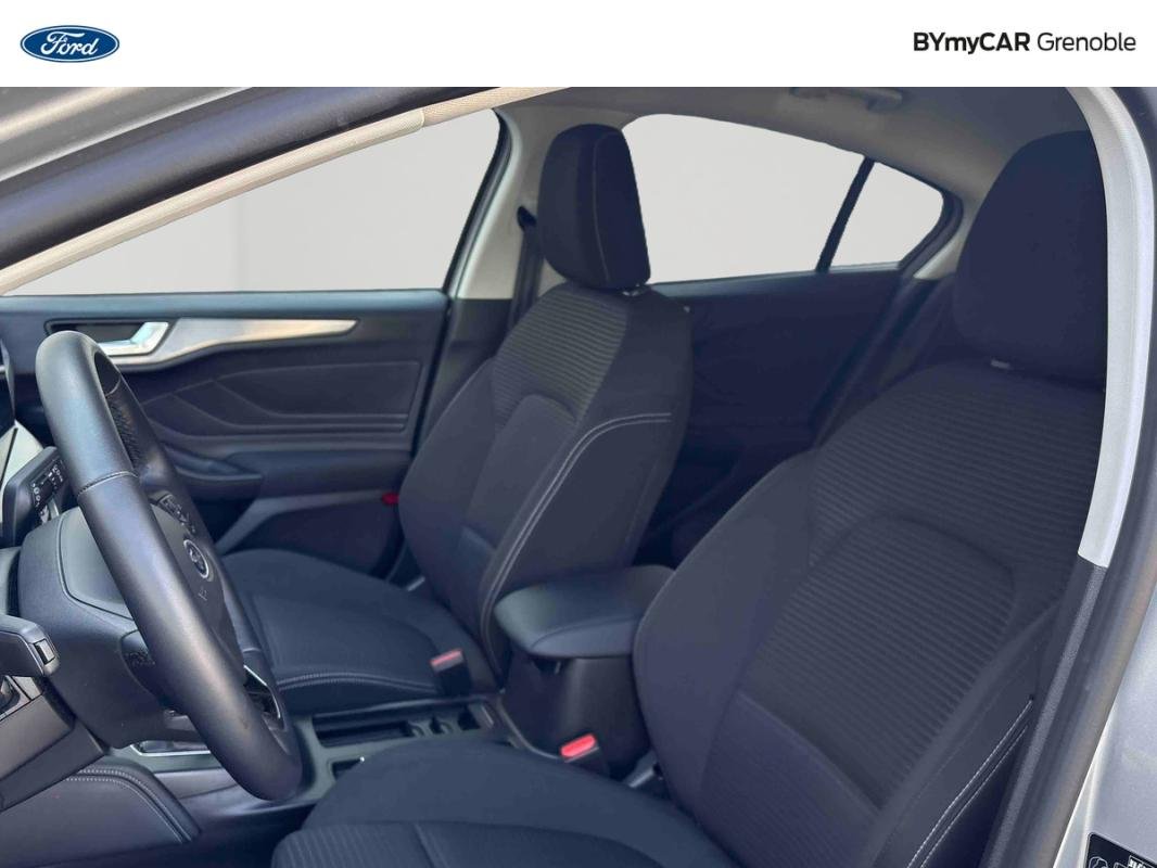 Ford Focus - Photo 11