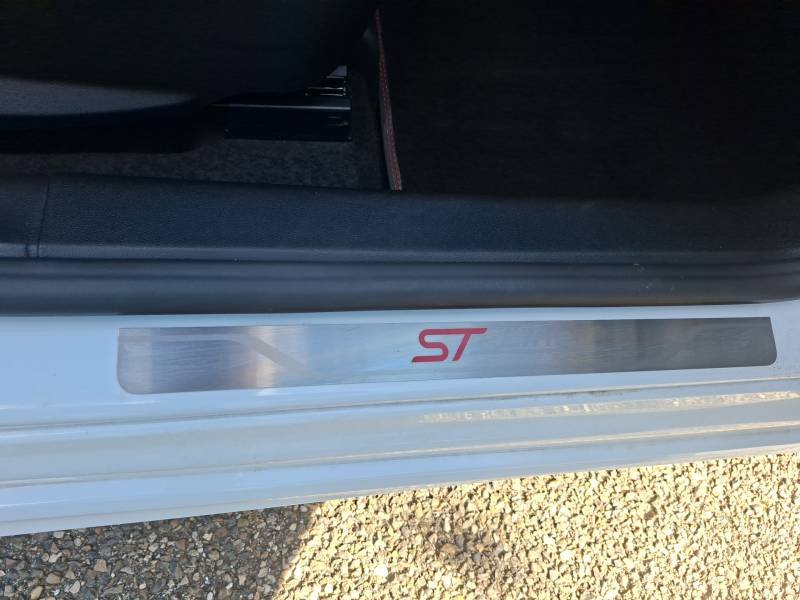 Ford Focus - Photo 30