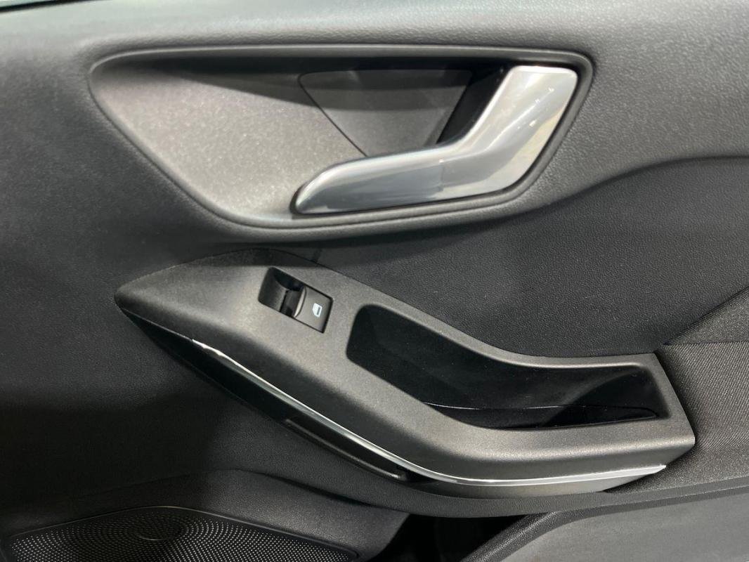 Ford Fiesta - Photo 15