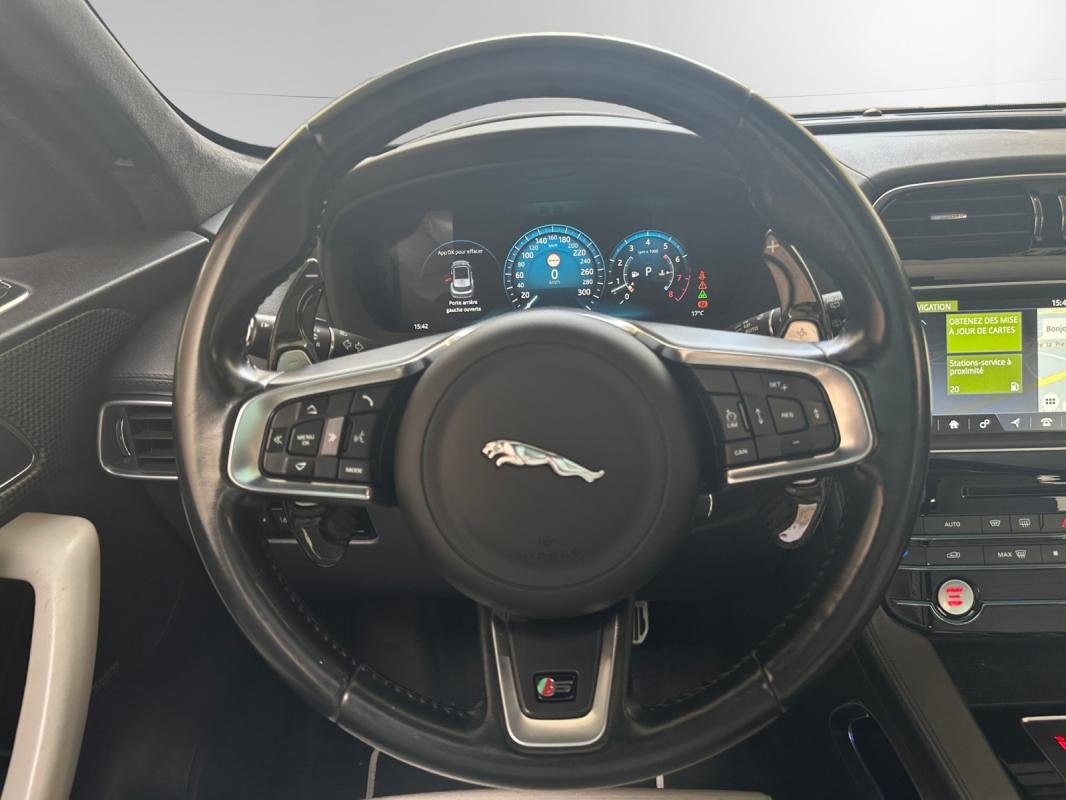 Jaguar F-Pace - Photo 12