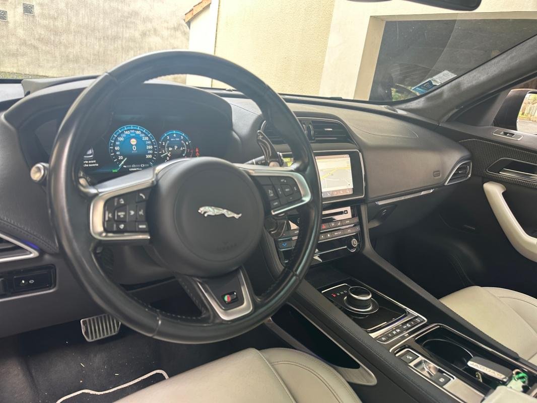Jaguar F-Pace - Photo 16