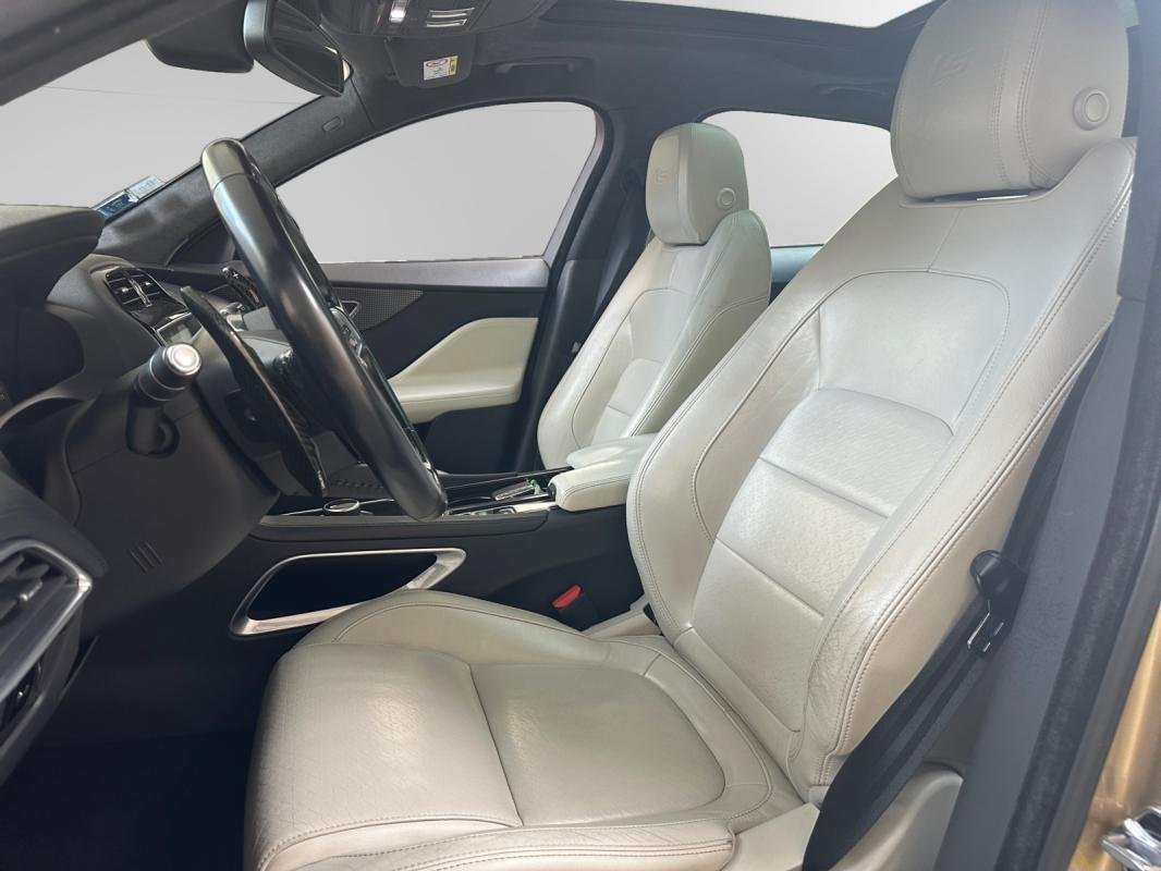 Jaguar F-Pace - Photo 22