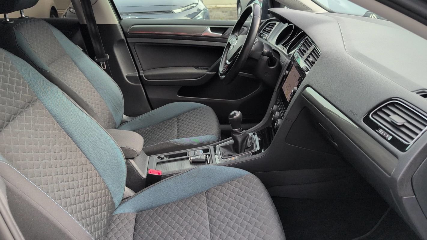 Volkswagen Golf - Photo 26