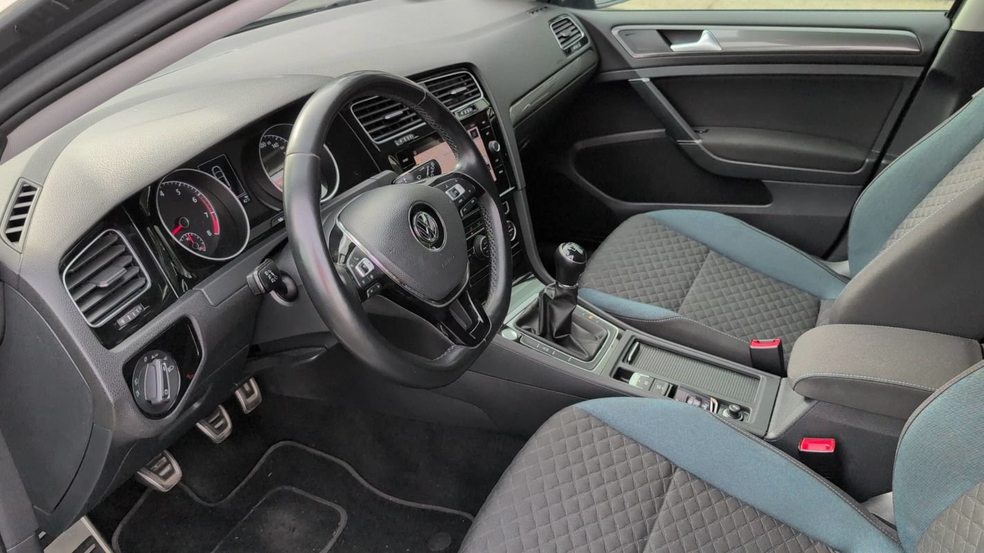 Volkswagen Golf - Photo 8