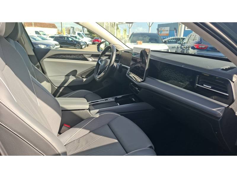 Volkswagen Passat - Photo 12