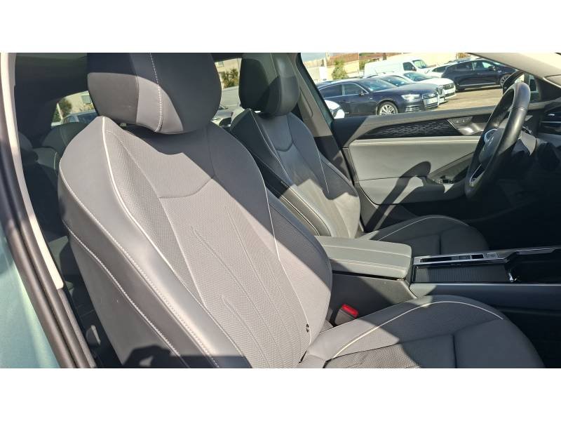Volkswagen Passat - Photo 13