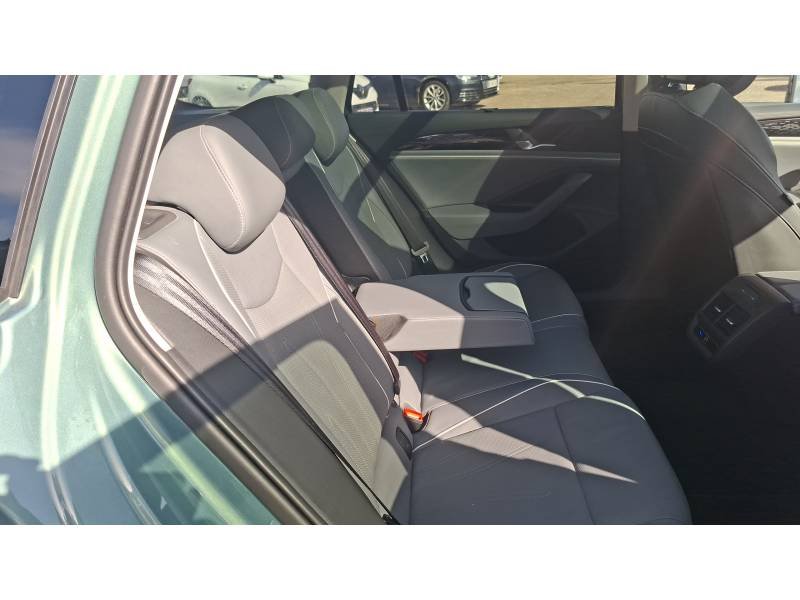 Volkswagen Passat - Photo 19