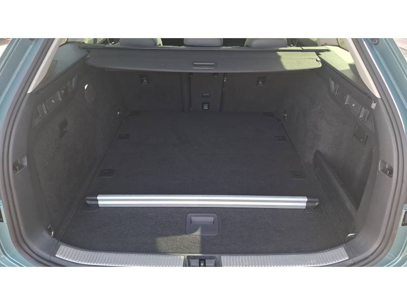Volkswagen Passat - Photo 23