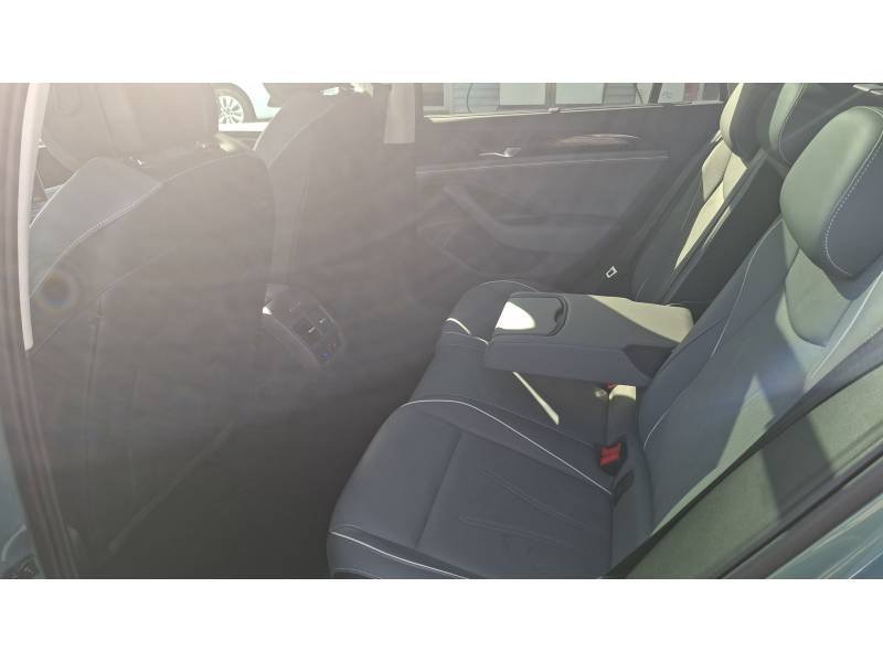 Volkswagen Passat - Photo 25