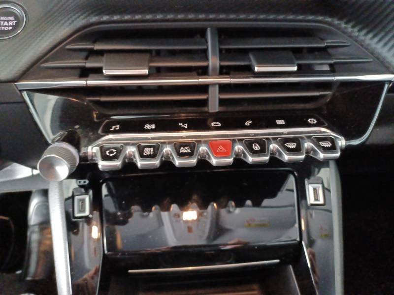Peugeot 208 - Photo 30