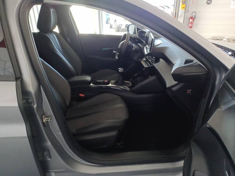 Peugeot 208 - Photo 9