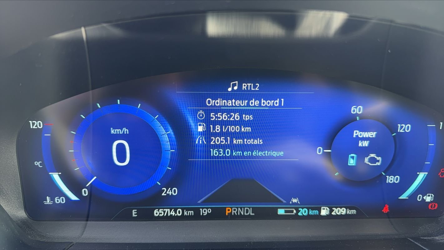Ford Kuga - Photo 12