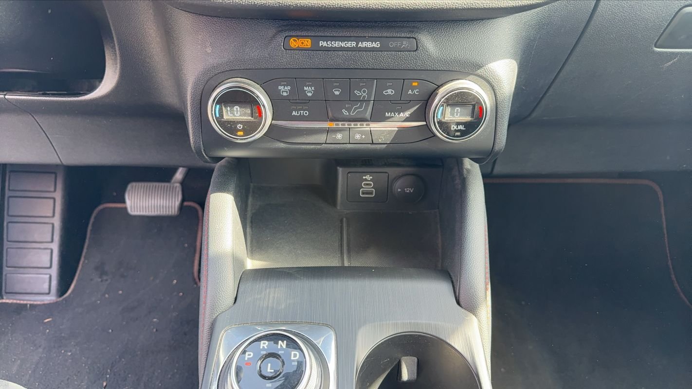 Ford Kuga - Photo 13