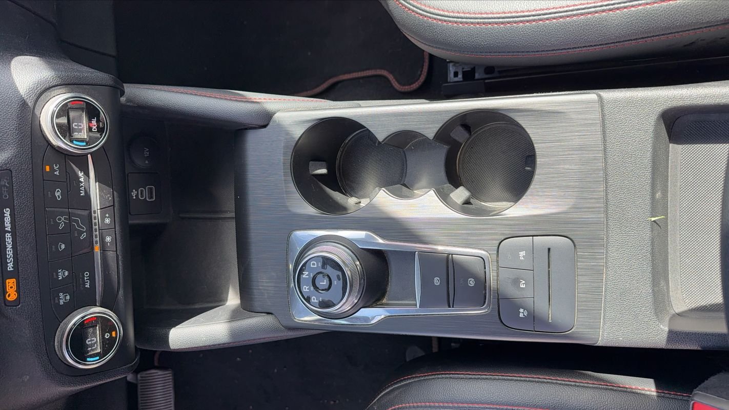 Ford Kuga - Photo 27