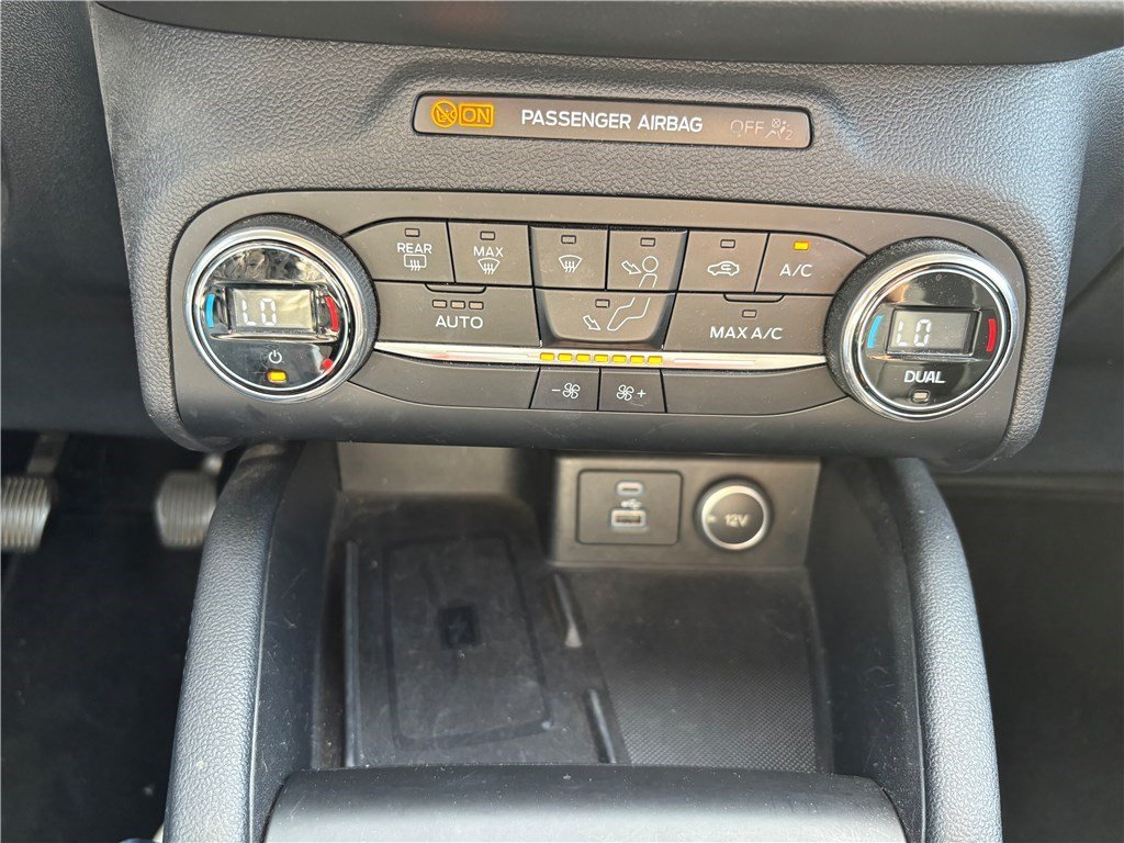 Ford Kuga - Photo 24