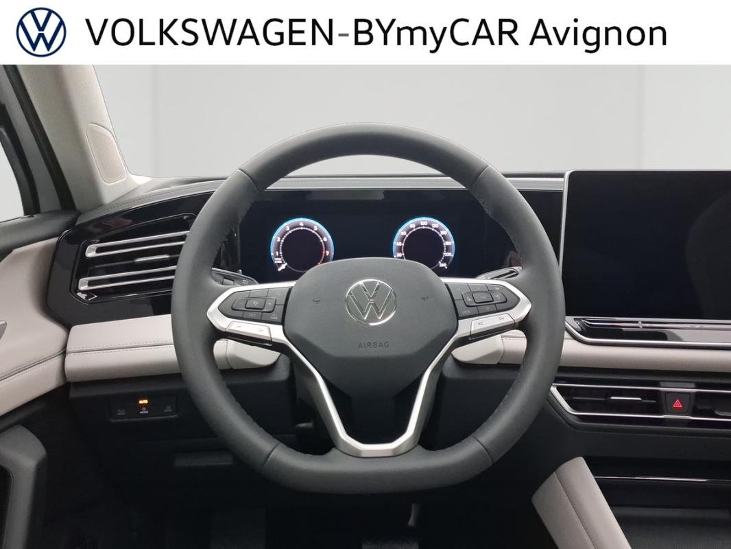 Volkswagen Tiguan - Photo 11