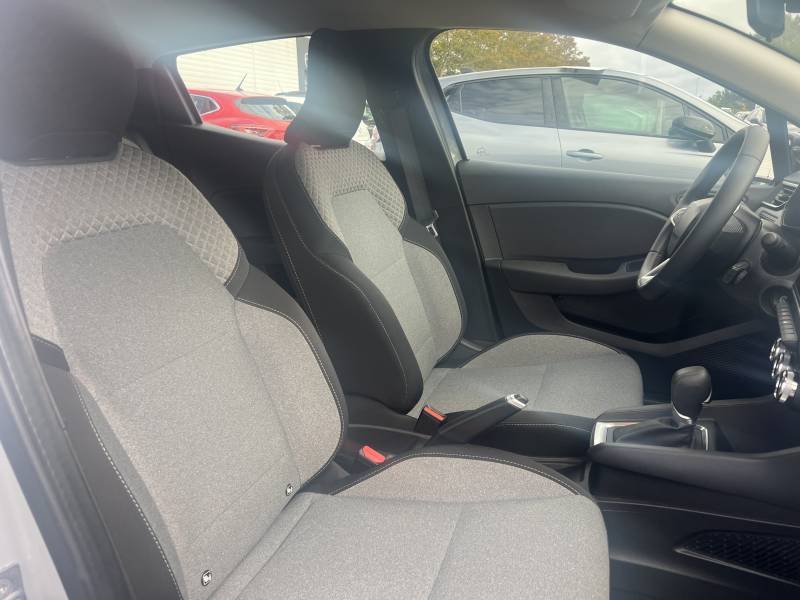 Renault Clio - Photo 17